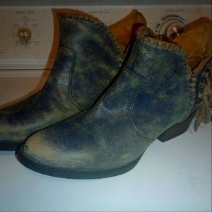 Circle G ankle boots Size 9